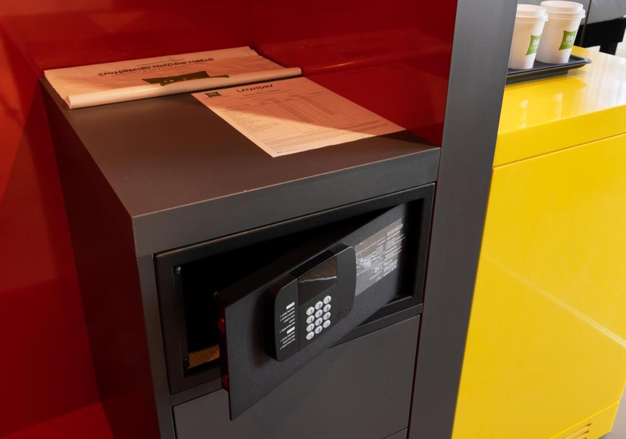 Ibis Styles Istanbul Merter 部屋 写真 A safe