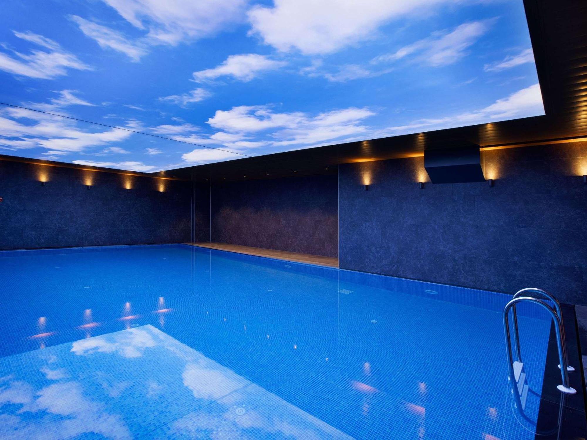 Ibis Styles Istanbul Merter エクステリア 写真 The swimming pool at the hotel