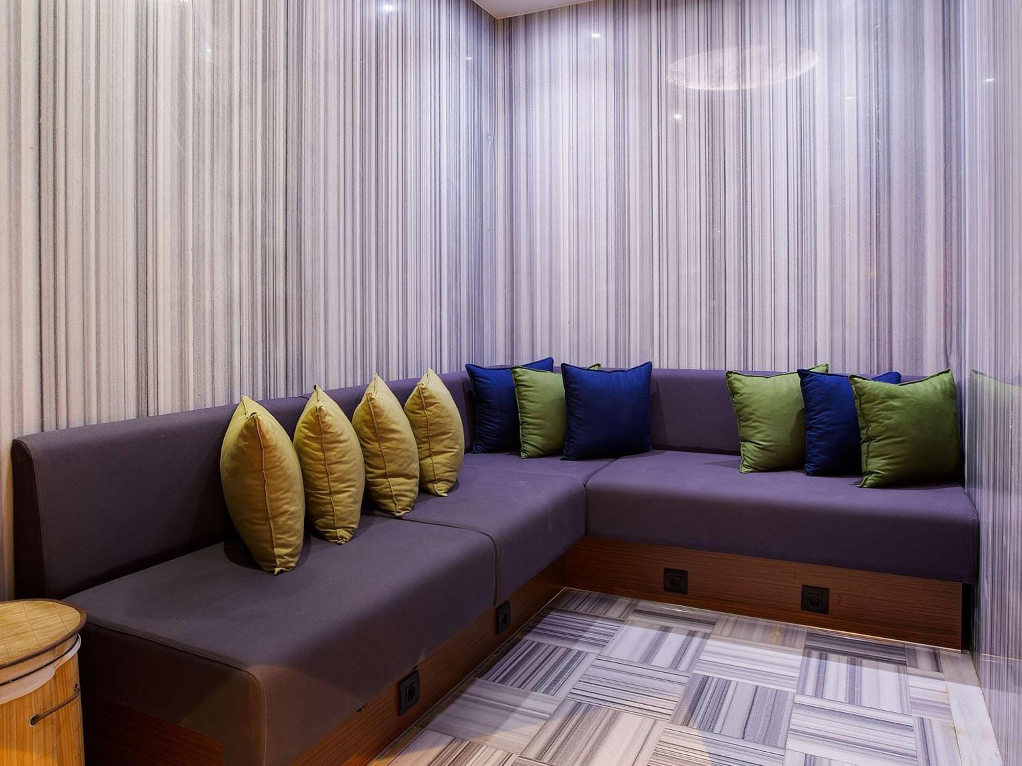 Ibis Styles Istanbul Merter エクステリア 写真 A sofa